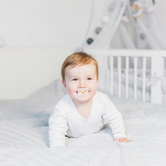 Pacifiers 0-18 Months, Set of 6 Ultra-Light Silicone Binkies with Collapsible Handle & 3 Air Holes for Added Safety, Best Newborn Pacifiers for Baby Boys Or Girls